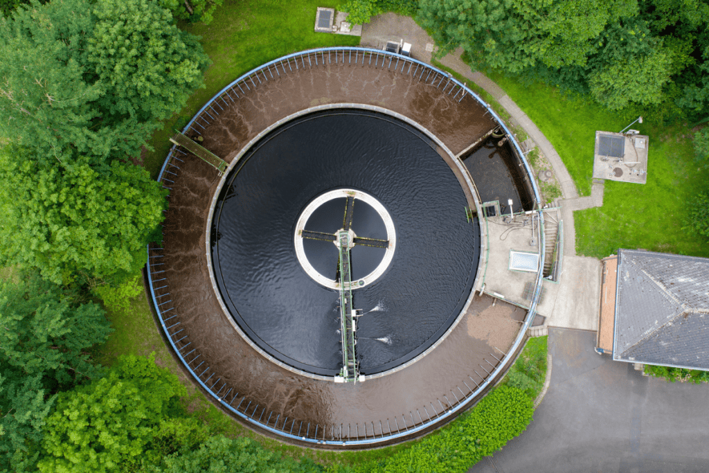 Nitrogen removal from sewage is essential, however, conventional processes require a lot of energy and an organic carbon source, such as fats, oils and foods...